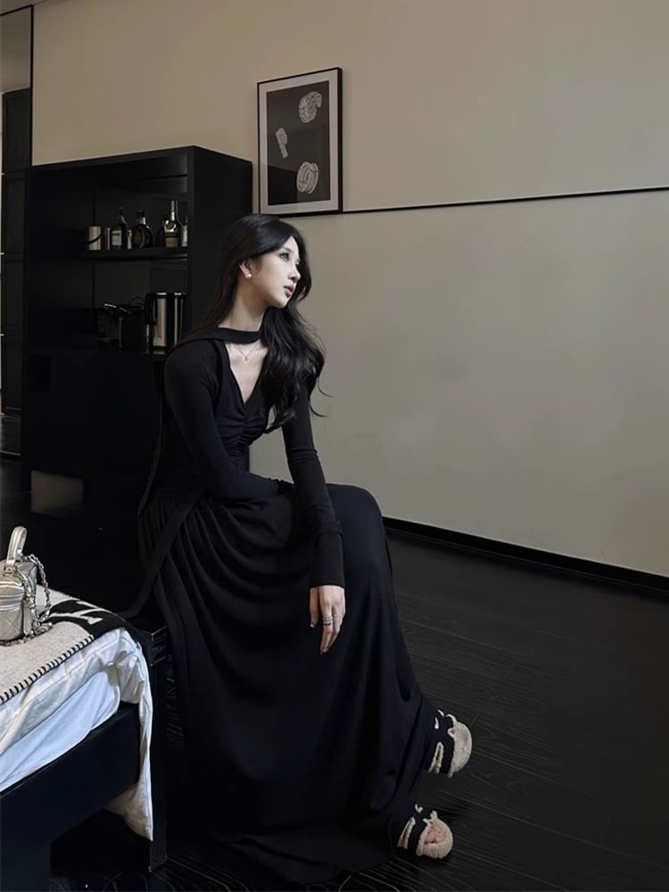 Ruched V-Neck Long Sleeve A-Line Maxi Dress