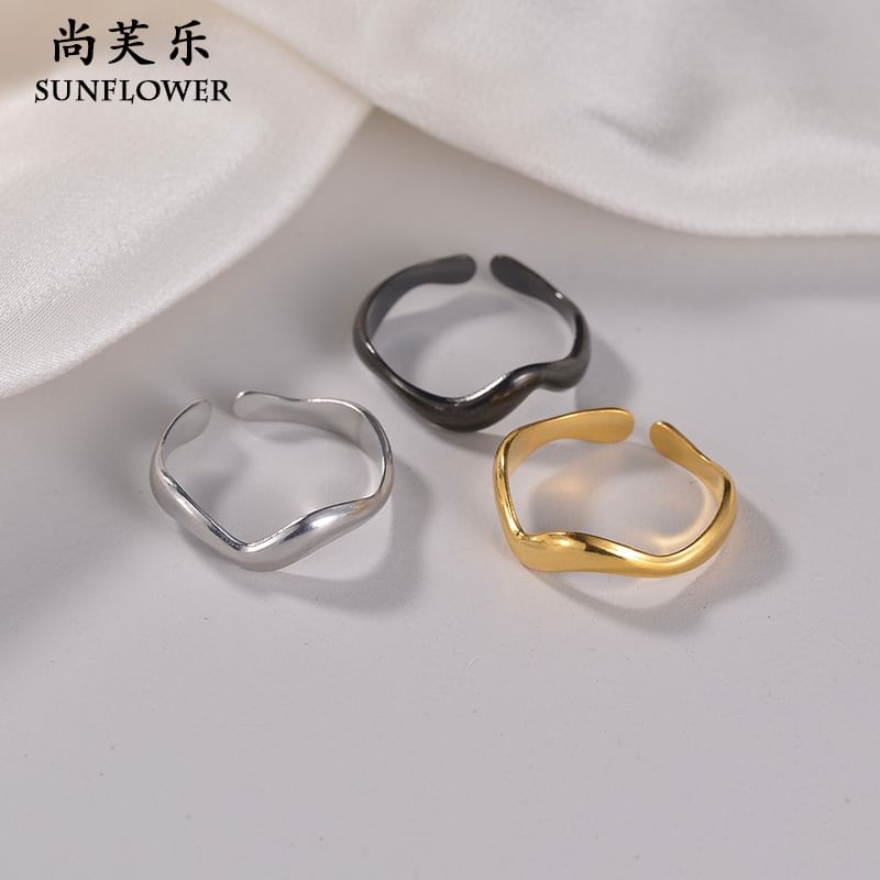 Wavy Irregular Open Rings