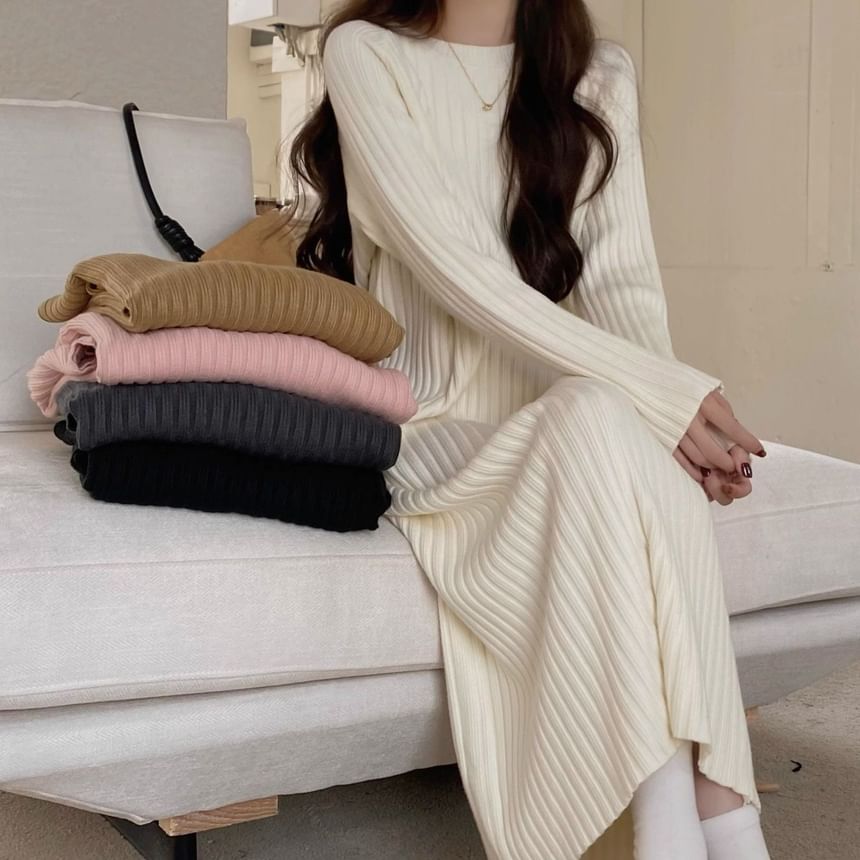 Crewneck Knit Long-Sleeved Maxi A-Line Dress