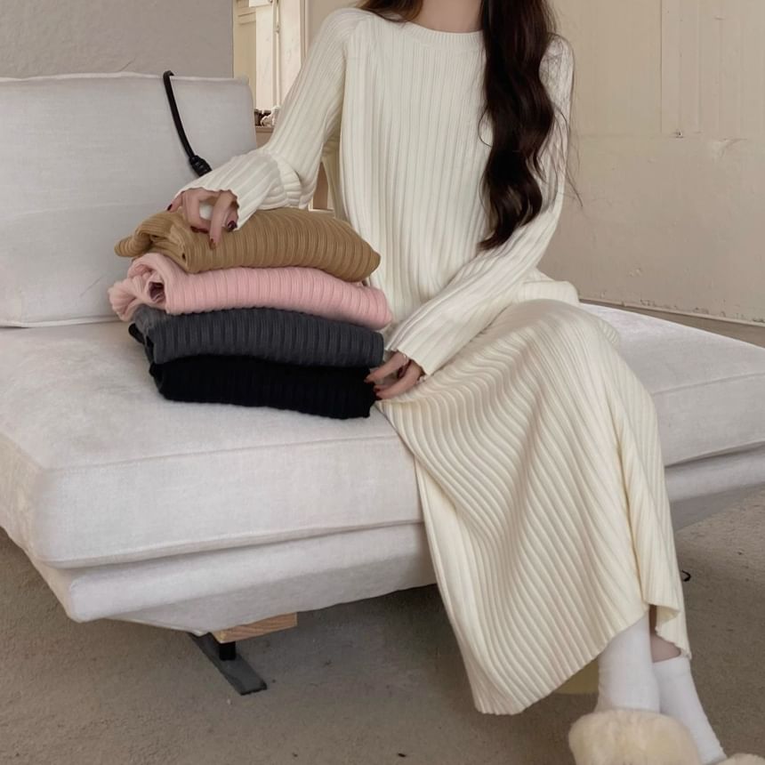 Crewneck Knit Long-Sleeved Maxi A-Line Dress