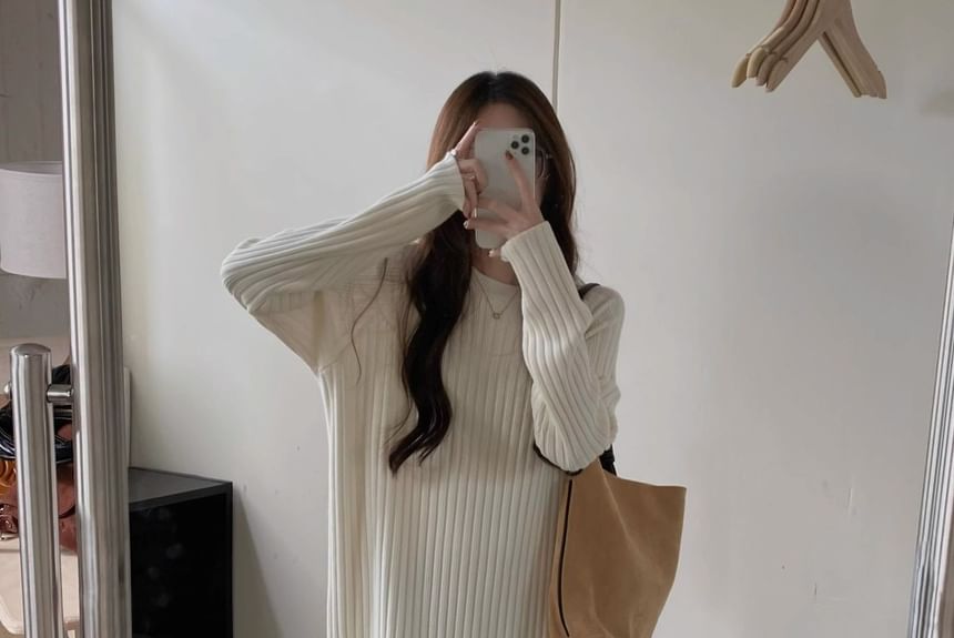 Crewneck Knit Long-Sleeved Maxi A-Line Dress