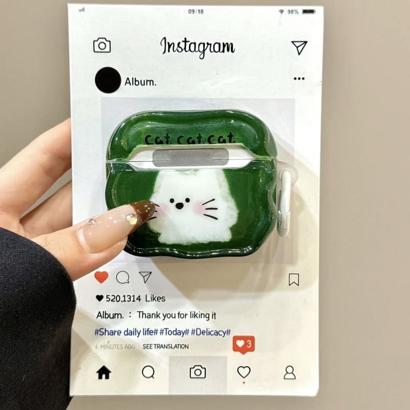 Cat AirPods / Pro Earphone Case Skin