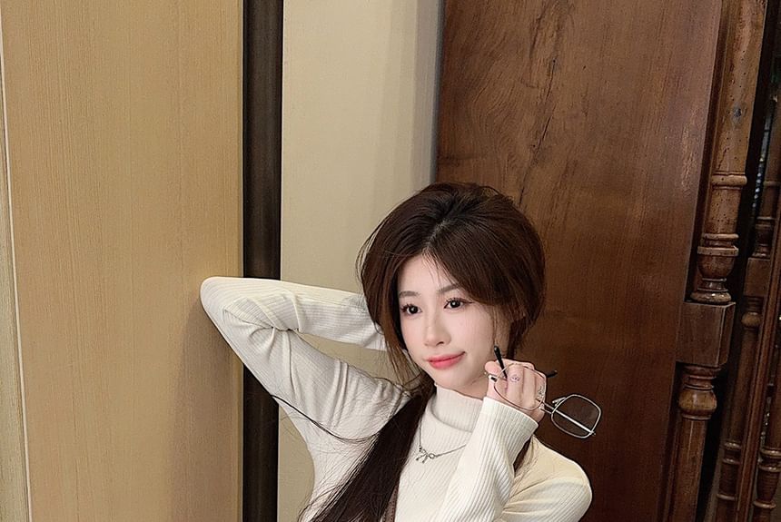 Mock Neck Long-Sleeve Ruffle Lace-Trimmed Tee