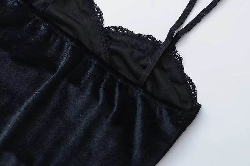 Velvet V-Neck Lace-Trimmed Slim Fit Camisole