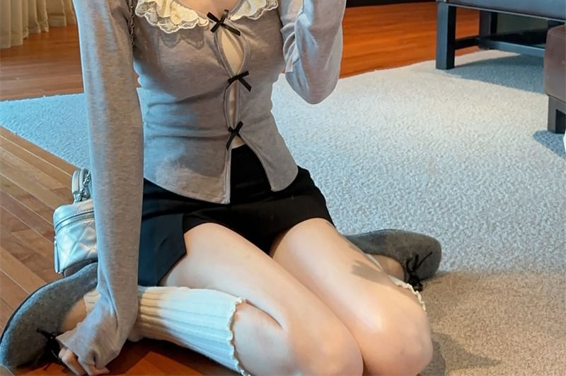 Mock Two-Piece Lace Trim V-Neck Long-Sleeved Top
