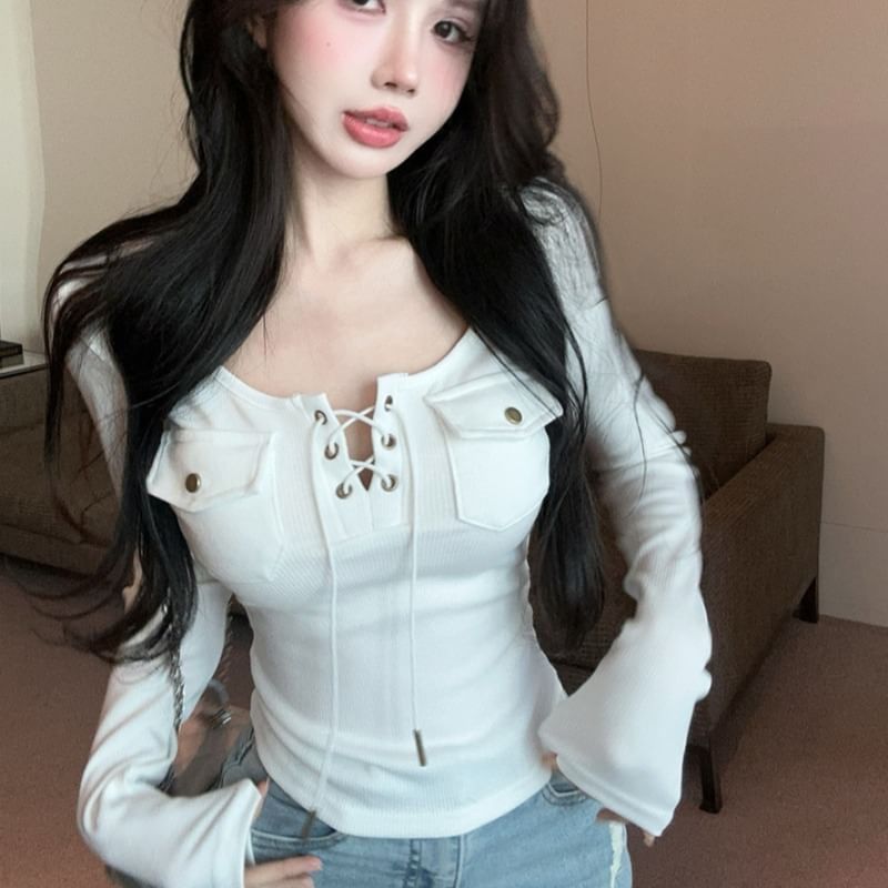 Scoop Neck Lace-Up Long-Sleeved Crop Top