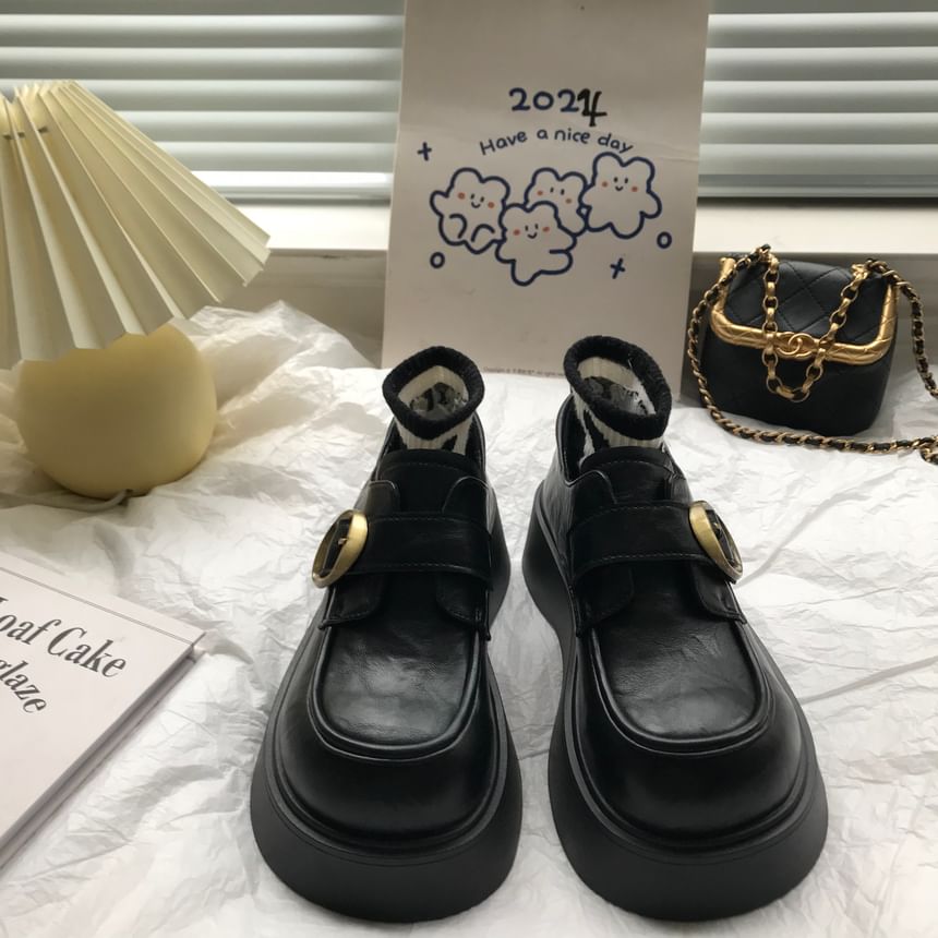 Round Toe Buckled Platform Loafers