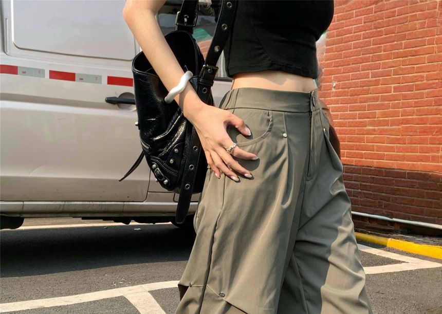 Mid Rise Plain Studded Baggy Cargo Pants