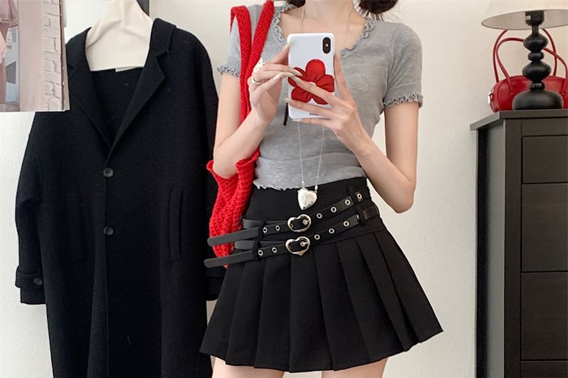 Double-Belted High-Waist Pleated Mini Skirt with Chic Detail