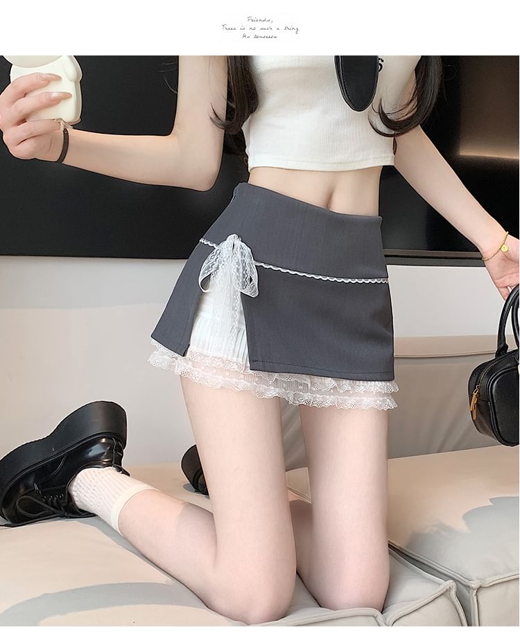 Lace-Trimmed Flared Mini Skirt with Low Waist