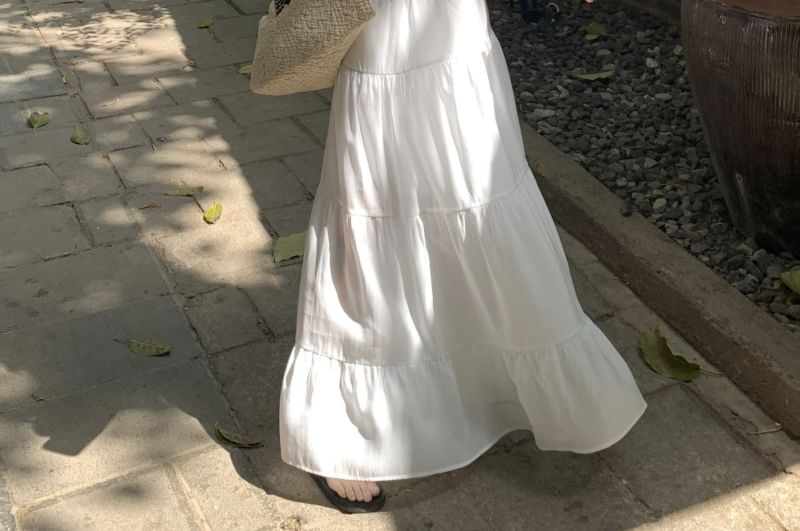 Off-Shoulder Fitted Crop Top Paired with Elasticized Tiered Maxi A-Line Skirt