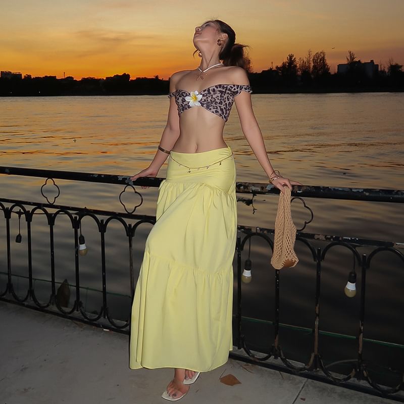 Leopard Print Ruched Tube Top Combined with High-Waisted Plain A-Line Maxi Skirt