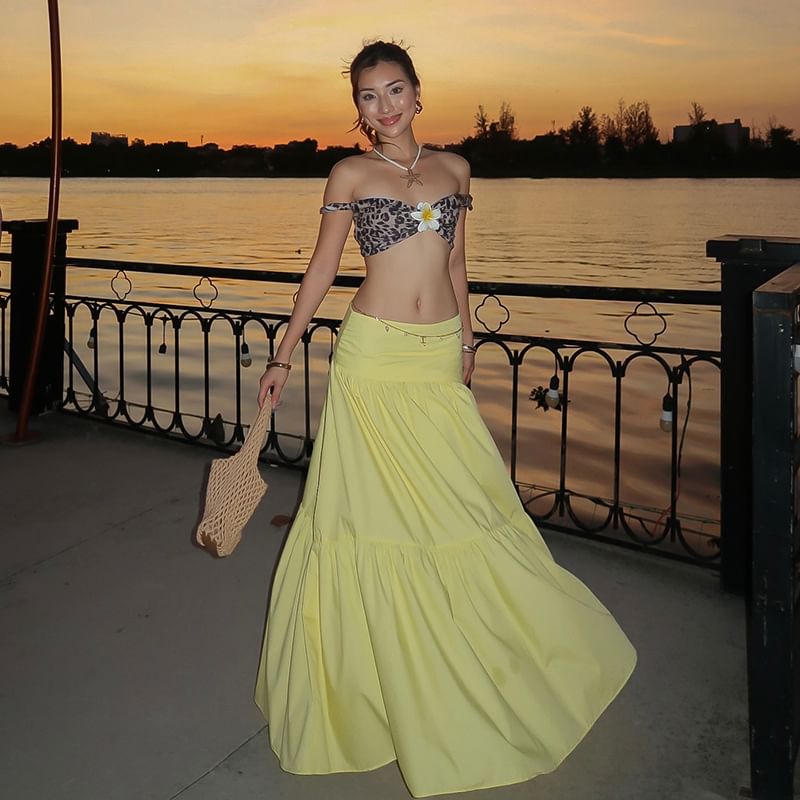 Leopard Print Ruched Tube Top Combined with High-Waisted Plain A-Line Maxi Skirt