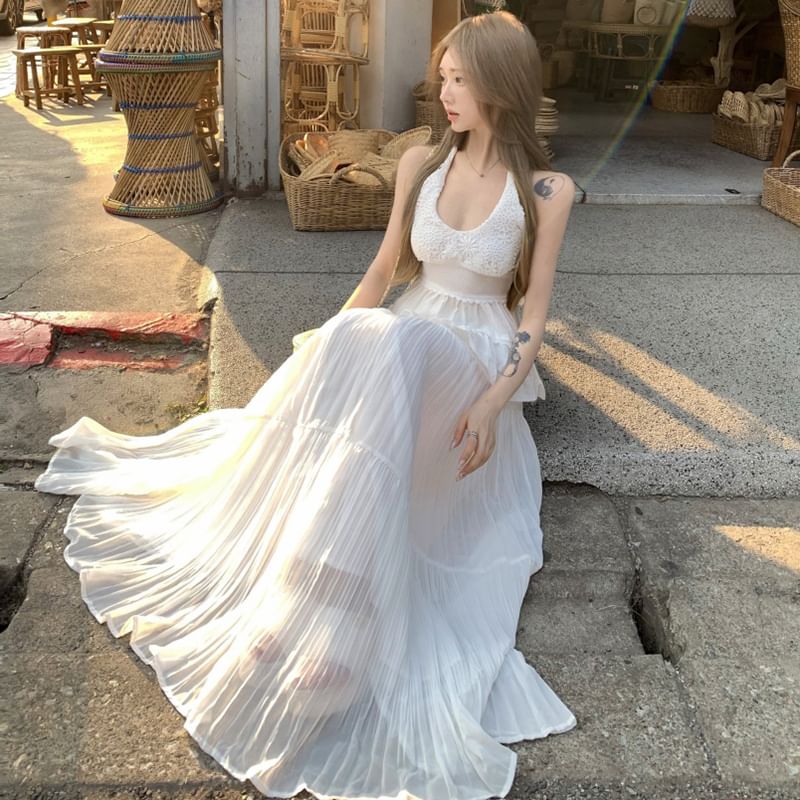 Flowy Sleeveless Top with High Waist Maxi Skirt
