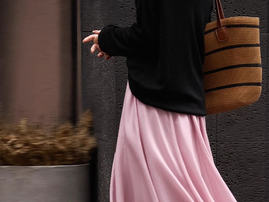 High-Rise Plain Maxi A-Line Skirt in Size L