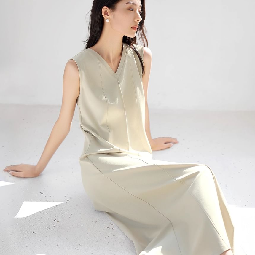 Sheath Maxi Dress - V-Neck Sleeveless Plain