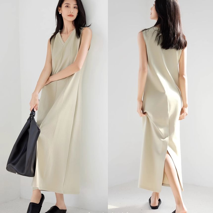 Sheath Maxi Dress - V-Neck Sleeveless Plain