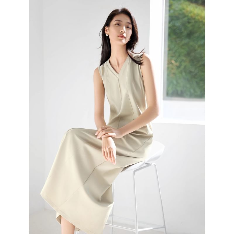 Sheath Maxi Dress - V-Neck Sleeveless Plain