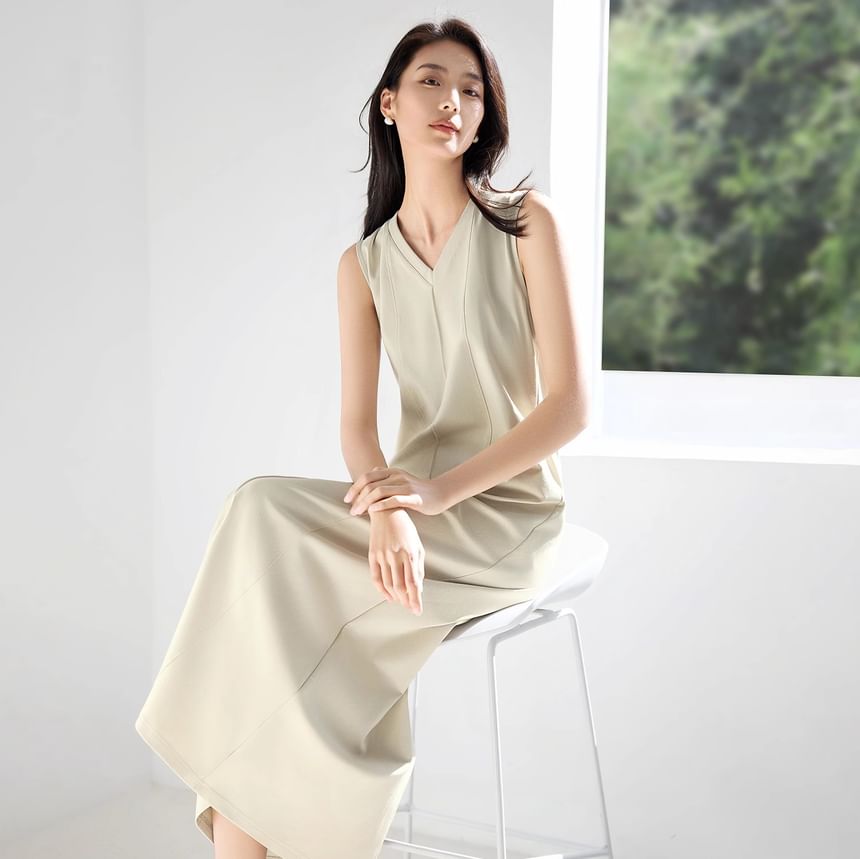 Sheath Maxi Dress - V-Neck Sleeveless Plain