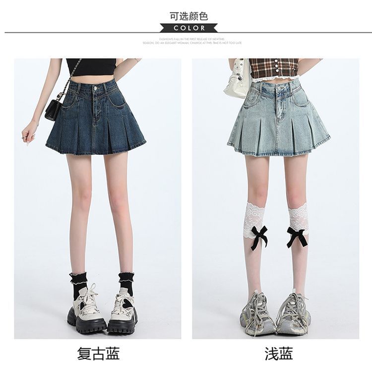 Pleated Denim High-Waist A-Line Mini Skirt with Stylish Cut