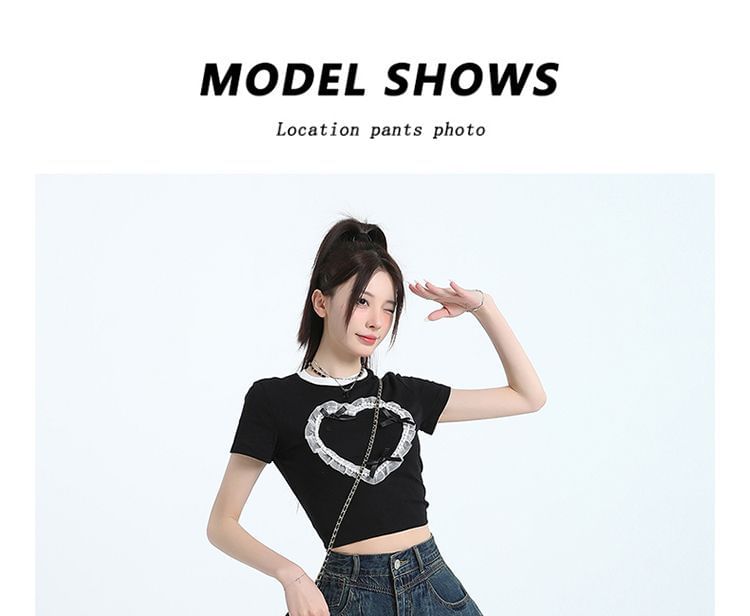 Pleated Denim High-Waist A-Line Mini Skirt with Stylish Cut