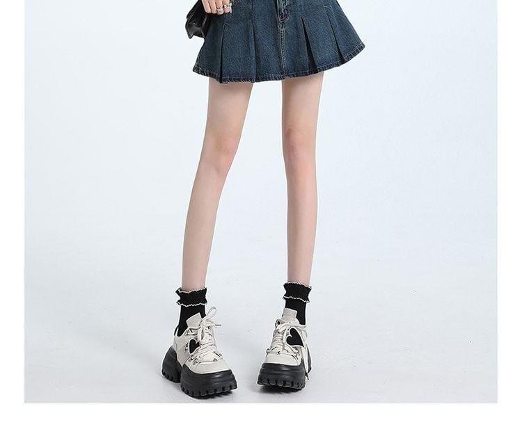 Pleated Denim High-Waist A-Line Mini Skirt with Stylish Cut