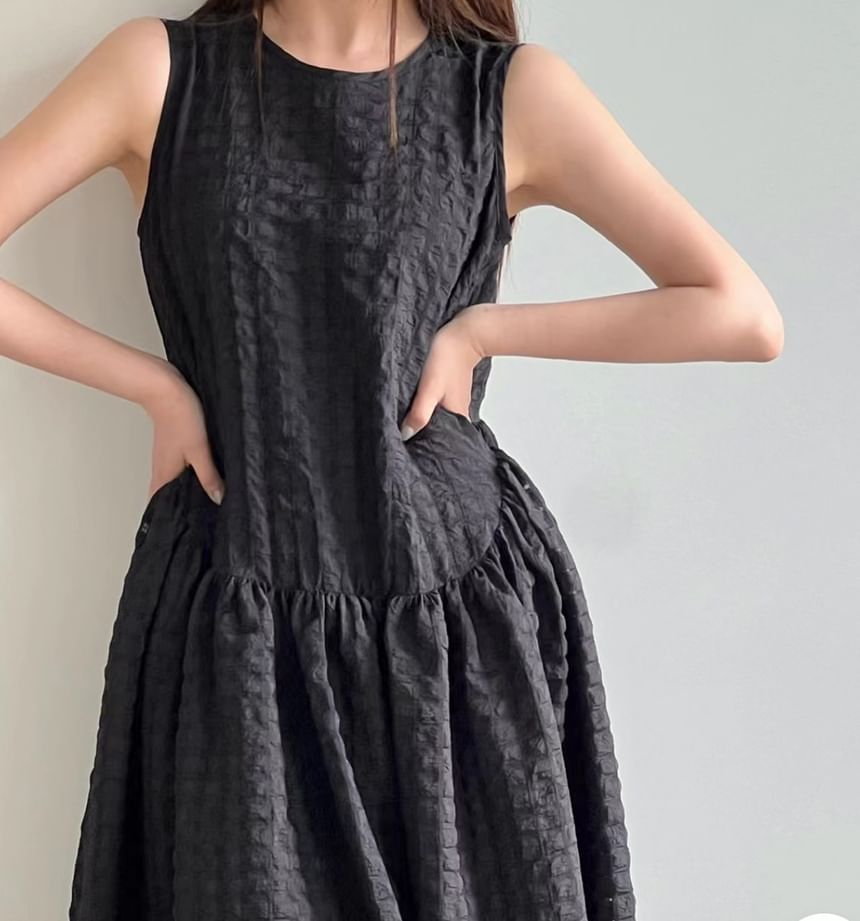 Puff Sleeve A-Line Maxi Dress - Crewneck Sleeveless