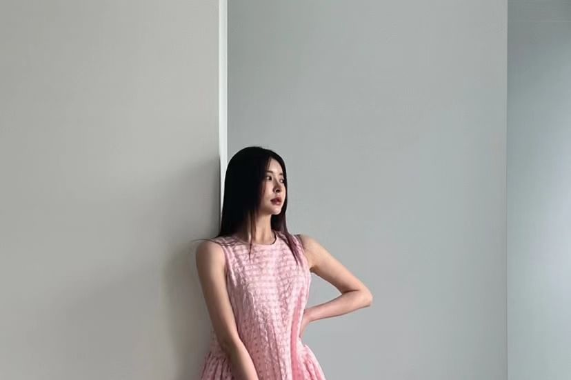 Puff Sleeve A-Line Maxi Dress - Crewneck Sleeveless