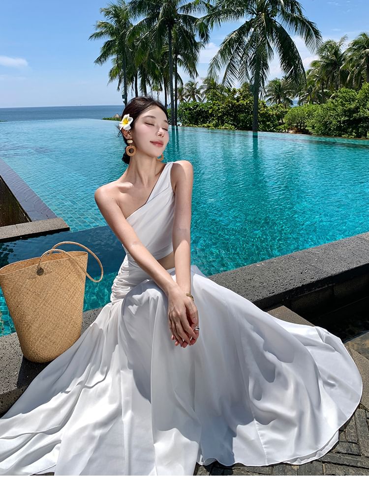 One-Shoulder Cutout Asymmetric A-Line Maxi Dress