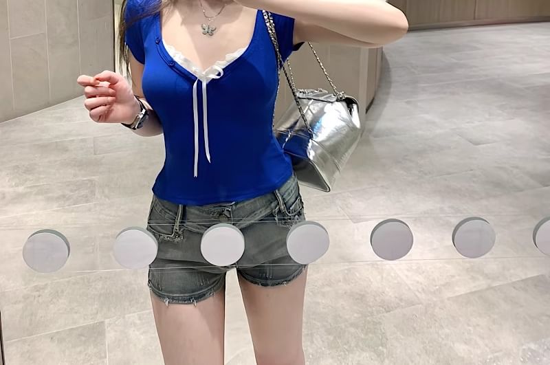 Short Sleeve Lace Trim Crop Scoop Neck Top