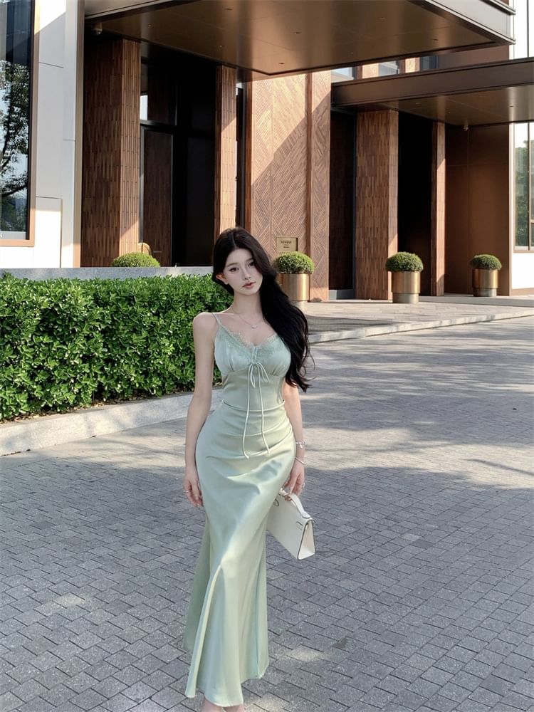 Spaghetti Strap V-Neck Plain Lace Panel Satin Maxi Mermaid Dress