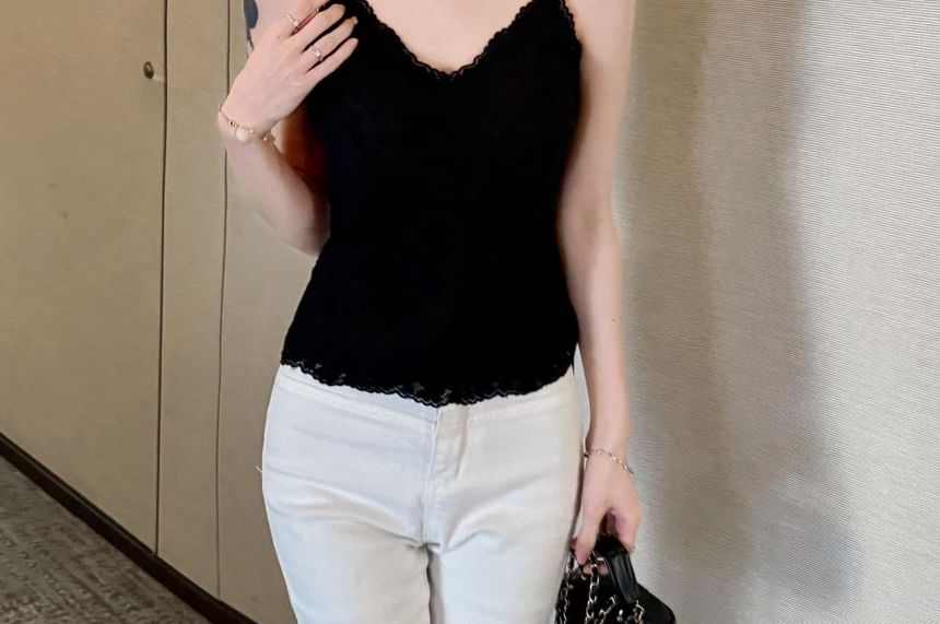 Padded Lace V Neck Crop Cami Top