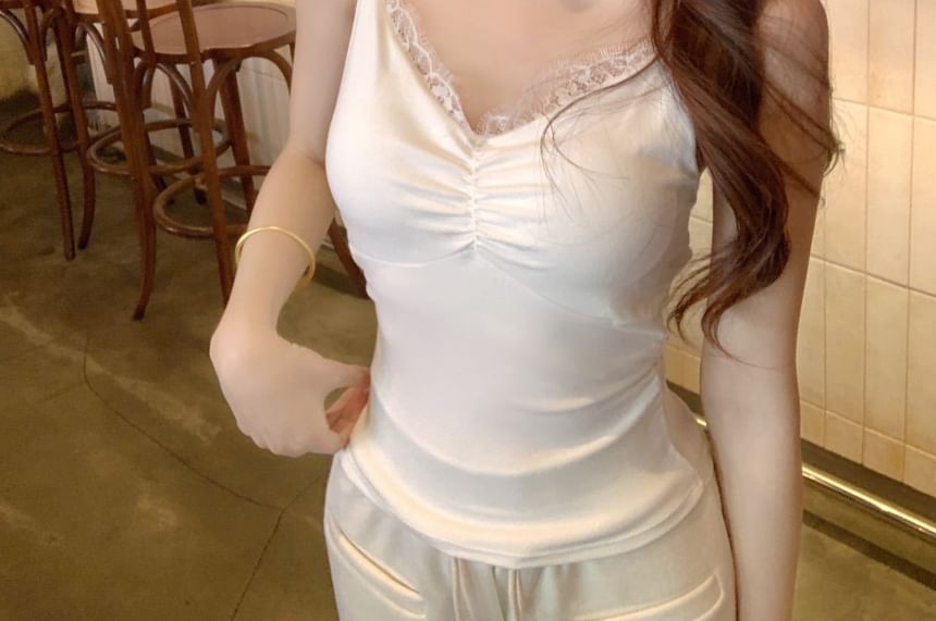 Ruched Padded Lace Trim V Neck Crop Cami Top
