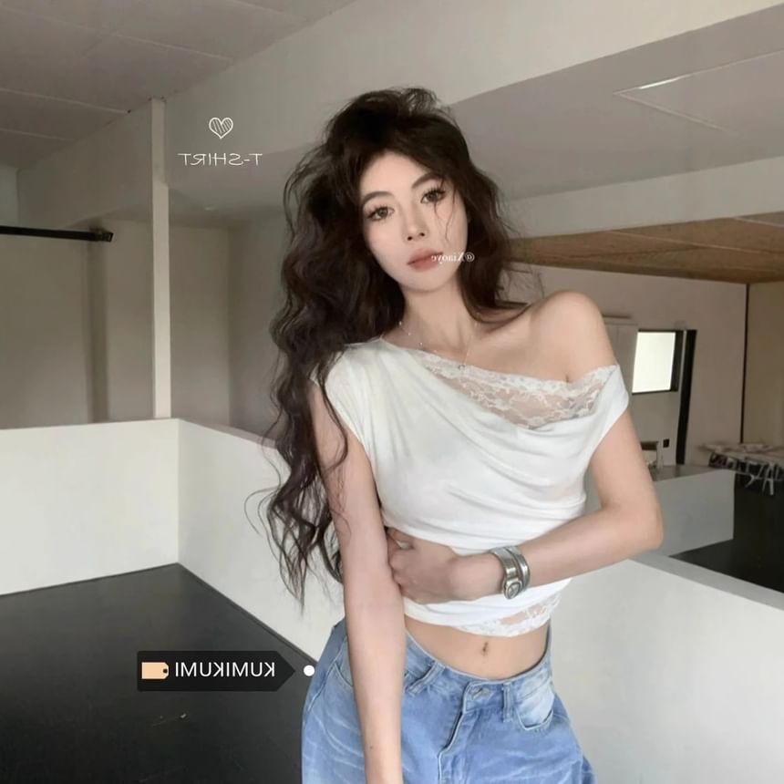 One-Shoulder Cropped Lace Trim Tee