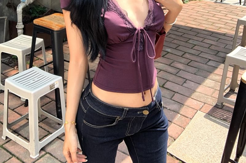 V-Neck Cropped Lace Trim Tee