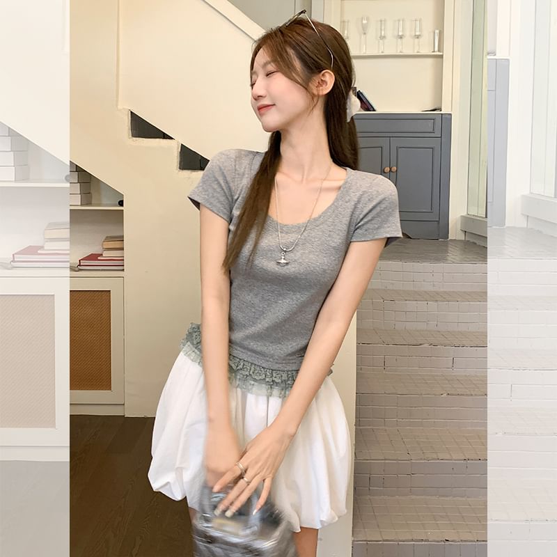 Scoop Neck Lace Trim Slim Fit Short Sleeve Tee