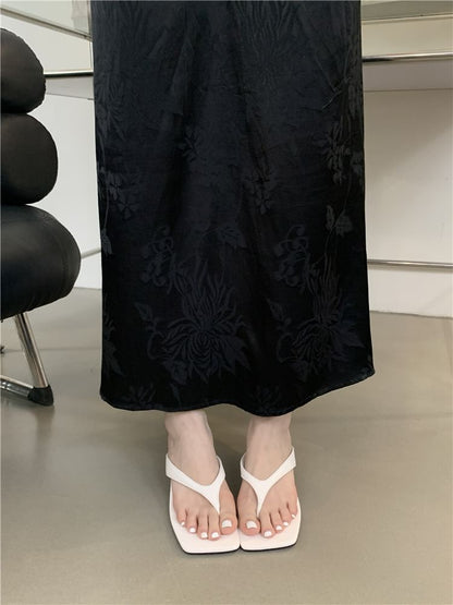 Kitten Flip-Flops Square Heel Toe