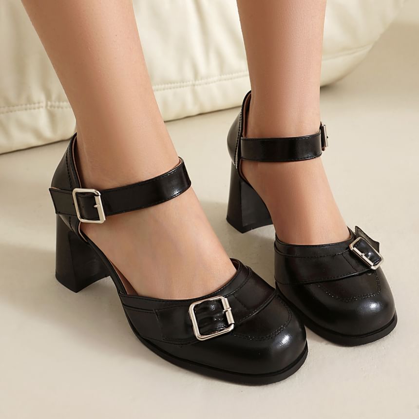 Chunky Heel Buckled Sandals