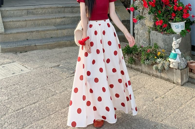V-Neck Tee & Dotted Maxi Skirt Set - High Rise