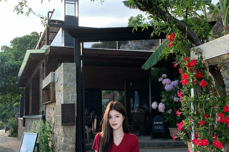 V-Neck Tee & Dotted Maxi Skirt Set - High Rise