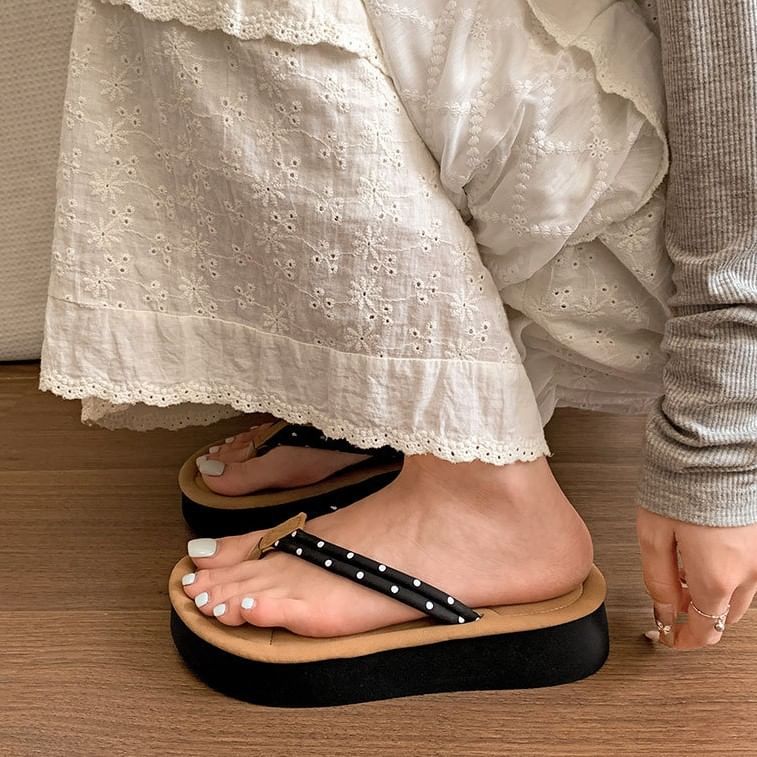 Dotted Platform Flip Flops