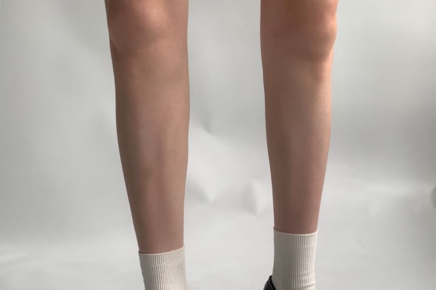 Low Heel Plain Mary Jane Pumps