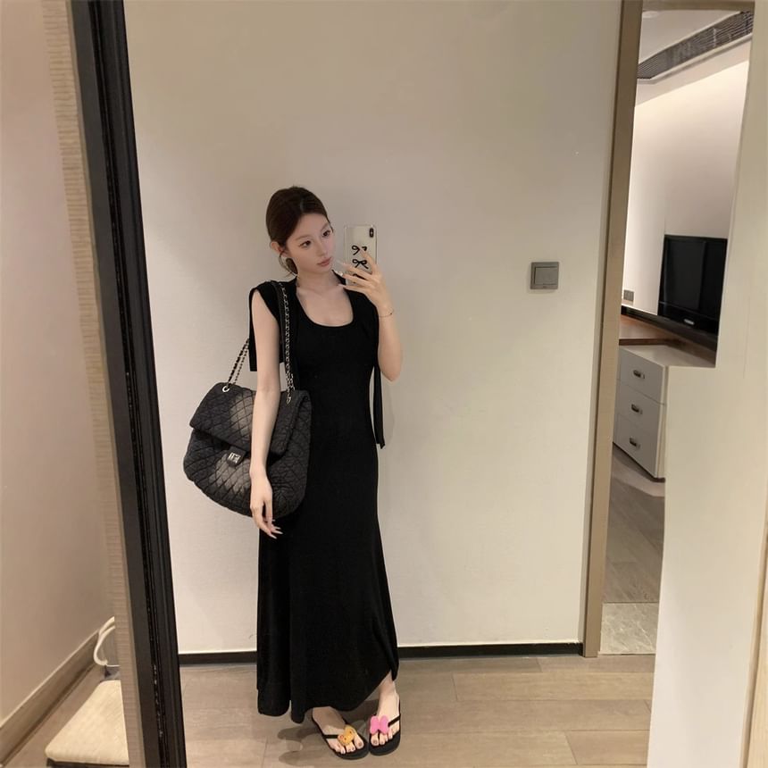 Black Scoop Neck Sheath Tank Dress with Scarf - Altfashion Shop