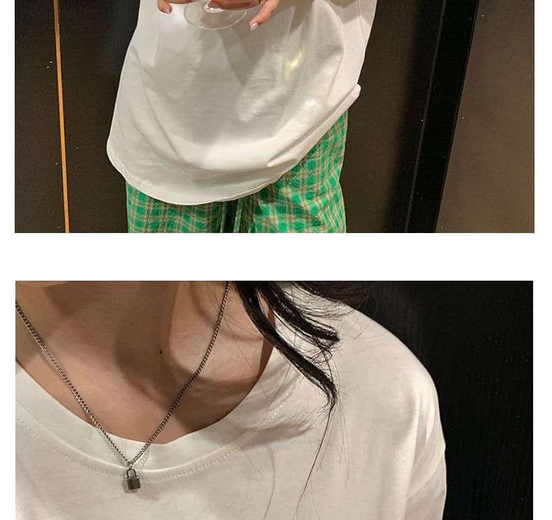 Rhinestone Crewneck Short-Sleeved Tee