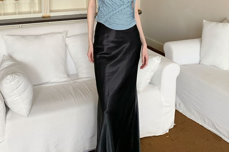 Scoop-Neck Plain Ruffle-Trimmed Sleeveless Top