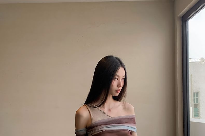Cold-Shoulder Striped Gradient Ruched Short-Sleeved Top