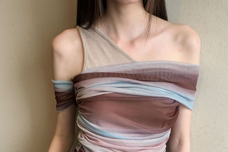 Cold-Shoulder Striped Gradient Ruched Short-Sleeved Top
