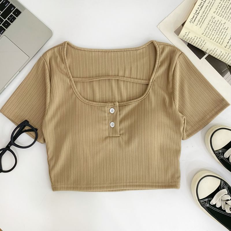Scoop-Neck Plain Padded Cropped Short-Sleeved Tee