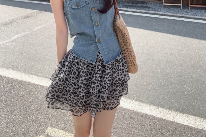 Sleeveless Washed Denim Button Up Shirt & Leopard Mini A-Line Skirt