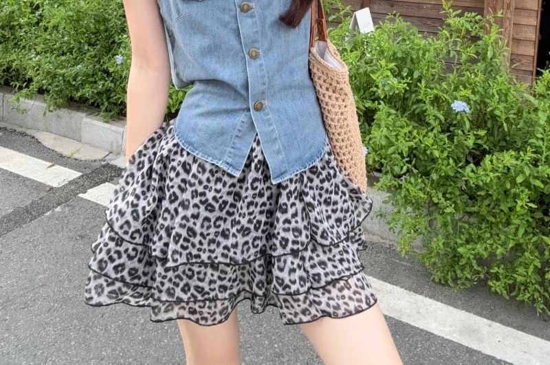 Sleeveless Washed Denim Button Up Shirt & Leopard Mini A-Line Skirt
